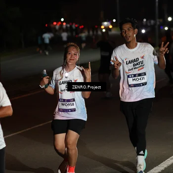 Runner Photo 7673635