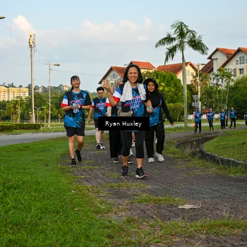 Runner Photo 7673655