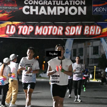 Runner Photo 7673684