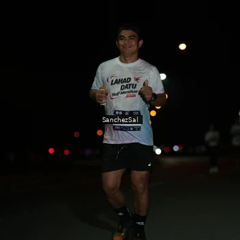 Runner Photo 7673692
