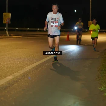 Runner Photo 7673699