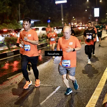 Runner Photo 7673715
