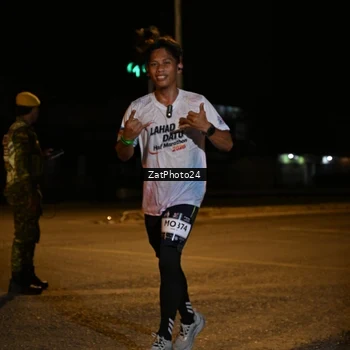 Runner Photo 7673716