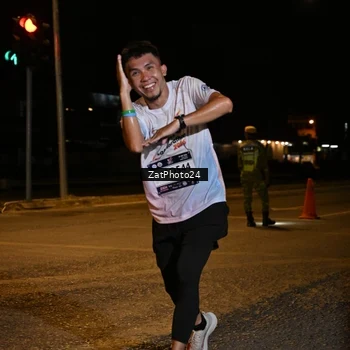 Runner Photo 7673747