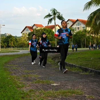 Runner Photo 7673767