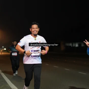 Runner Photo 7673793