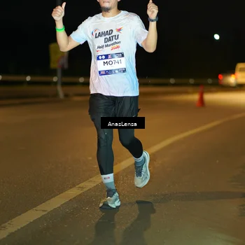 Runner Photo 7673796
