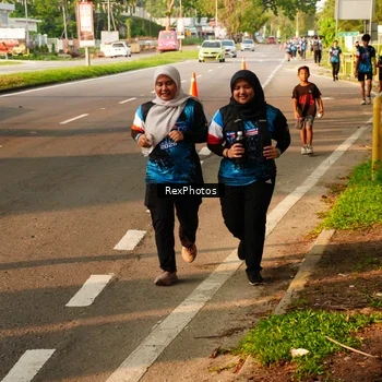 Runner Photo 7673800