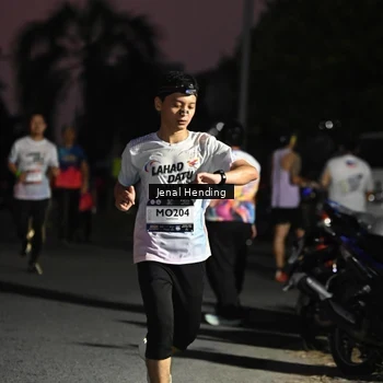 Runner Photo 7673810