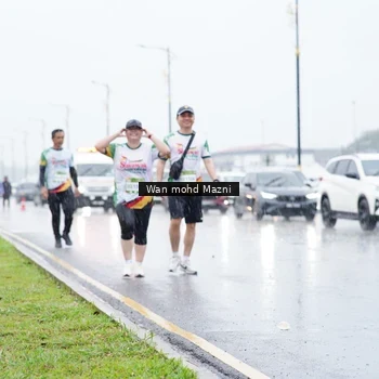 Runner Photo 7673845