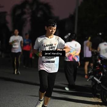 Runner Photo 7673848