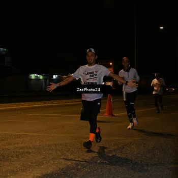 Runner Photo 7673870