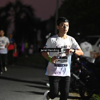 Runner Photo 7673876