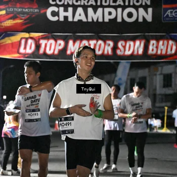 Runner Photo 7673879