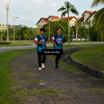 Runner Photo 7673884