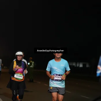 Runner Photo 7673897