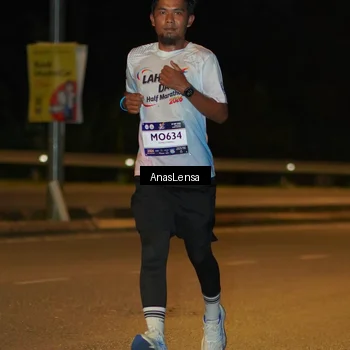 Runner Photo 7673919