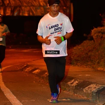 Runner Photo 7673928