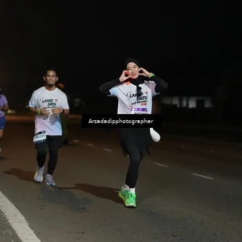 Runner Photo 7673980