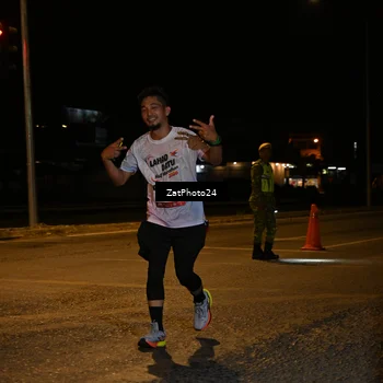 Runner Photo 7674002