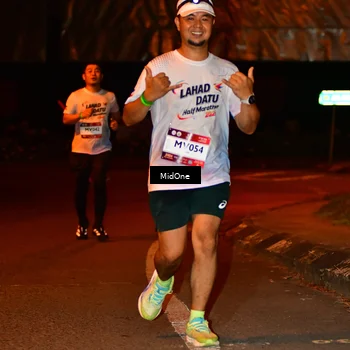 Runner Photo 7674009