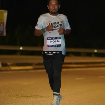Runner Photo 7674033