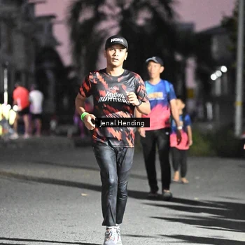 Runner Photo 7674043