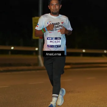 Runner Photo 7674054