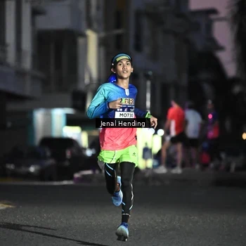 Runner Photo 7674067