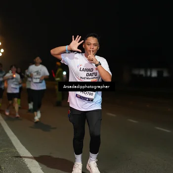 Runner Photo 7674070