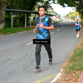 Runner Photo 7674072