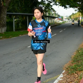 Runner Photo 7674075