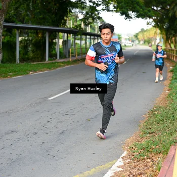 Runner Photo 7674080