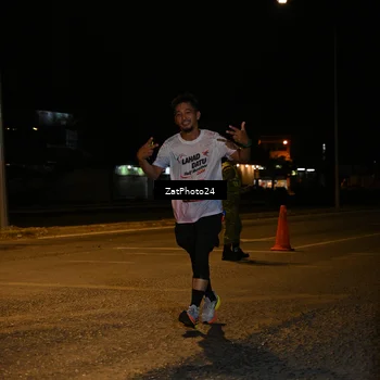 Runner Photo 7674092