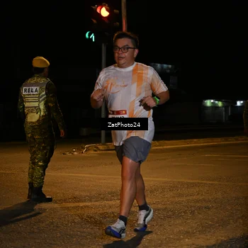 Runner Photo 7674093