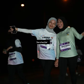 Runner Photo 7674177