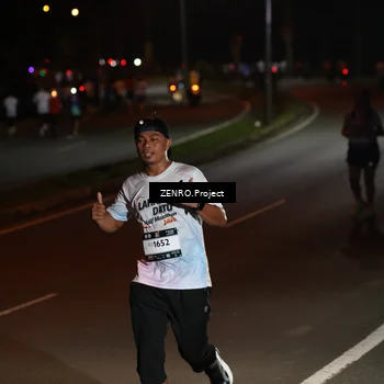Runner Photo 7674201