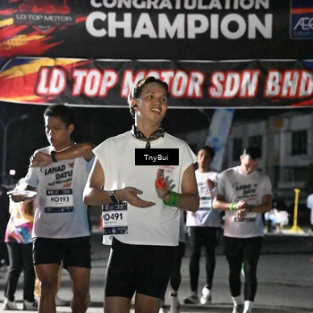 Runner Photo 7674204