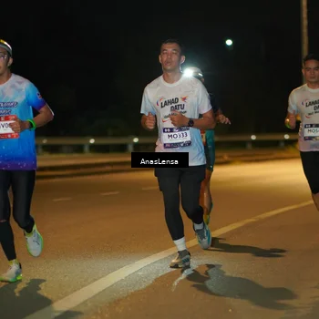 Runner Photo 7674224