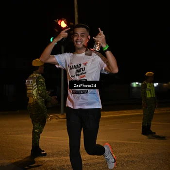 Runner Photo 7674248