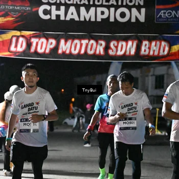 Runner Photo 7674310