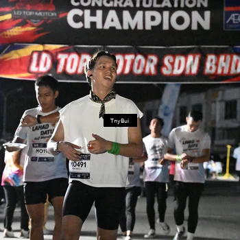 Runner Photo 7674346
