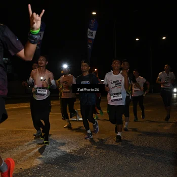 Runner Photo 7674373