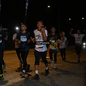 Runner Photo 7674394