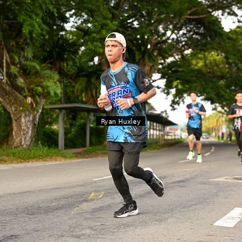 Runner Photo 7674401