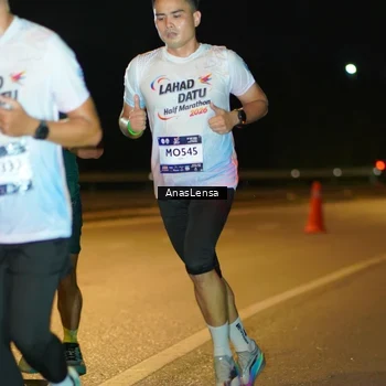 Runner Photo 7674433