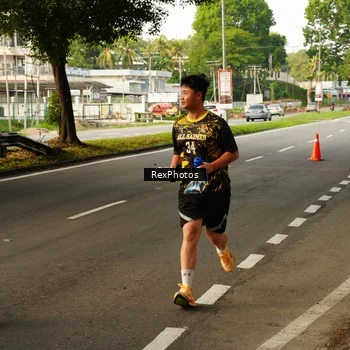 Runner Photo 7674473