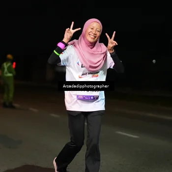 Runner Photo 7674495
