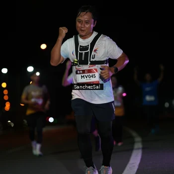 Runner Photo 7674498
