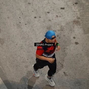Runner Photo 7674578
